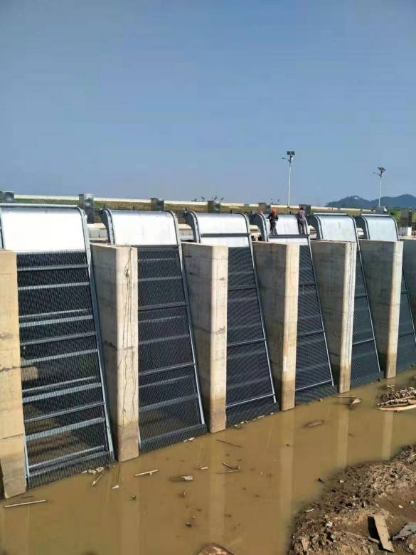 ���̰���