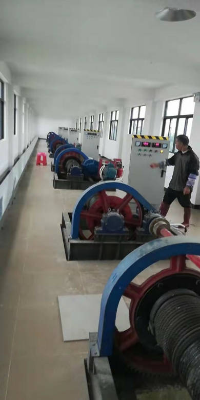 ���̰���