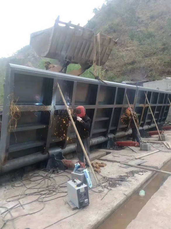 ���̰���