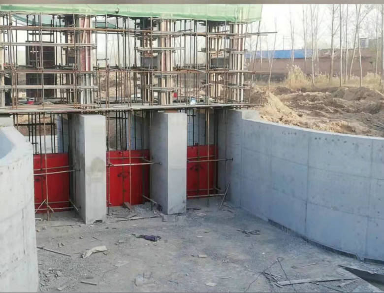 ���̰���